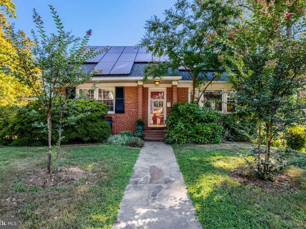 2911 Edgehill Dr, Alexandria, VA 22302