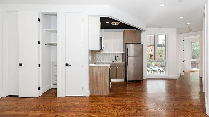 Rented by Nooklyn NYC LLC | media 17