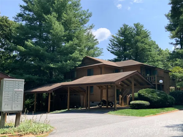 531 Courtwood Ln #7, Hendersonville, NC 28739