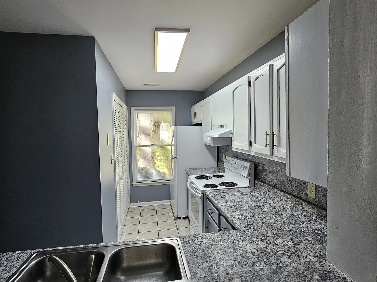 2 bed, 1.5 bath, 1120 sqft, $1,495 — Photo 3