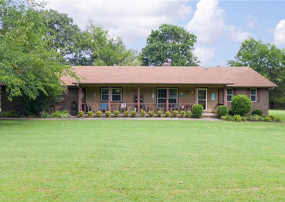 1st image of 737 Sweetgum Ln