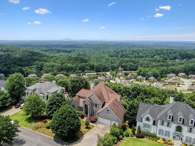 Highborne Dr NE — Photo 129
