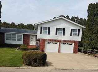 518 E McClure St, Kewanee, IL 61443