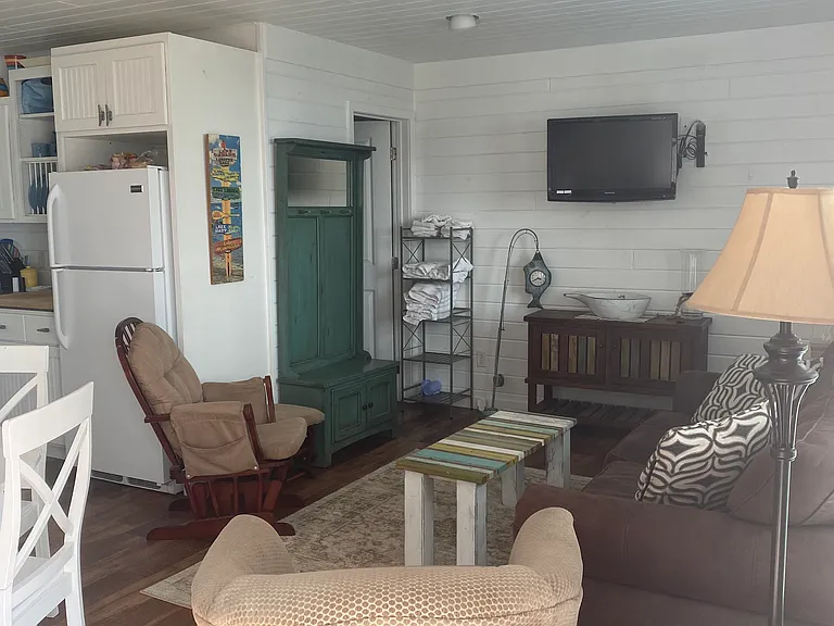 2704 Latoka Lodge Rd SW #4 — Photo 4