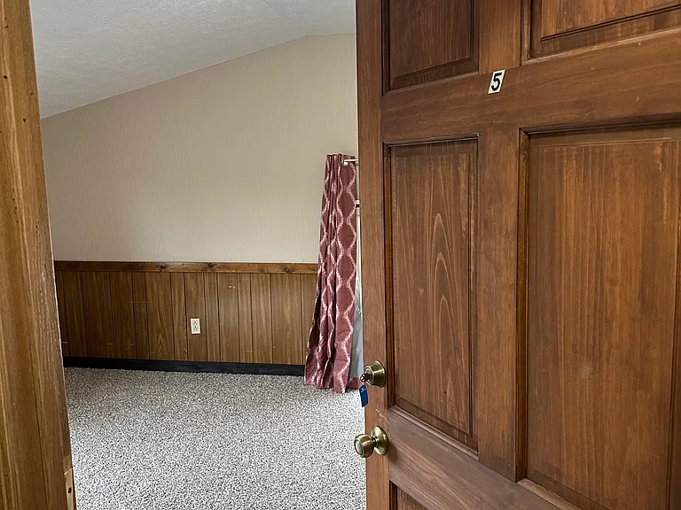 396 Sumner St — Photo 38