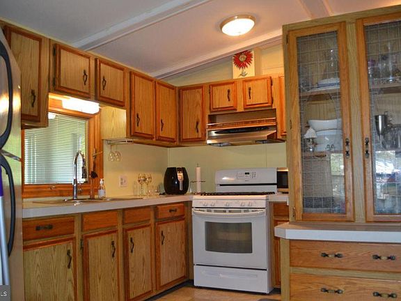 2nd image of 108 Pine Dr