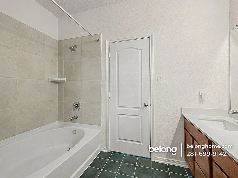 25403 Benroe St — Photo 11