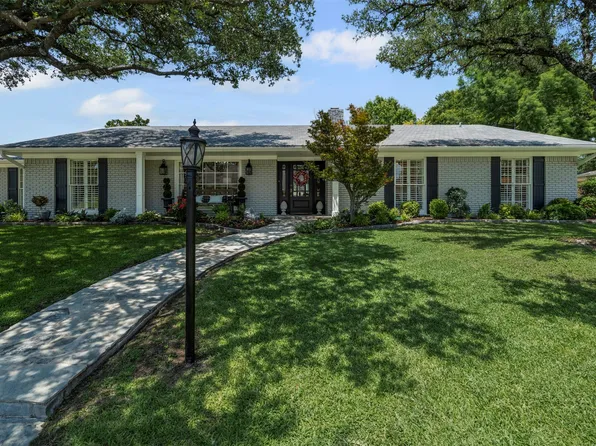 7116 Serrano Dr, Benbrook, TX 76126