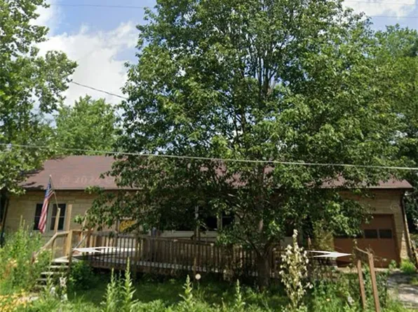 311 W Bridge St, Perry, KS 66073