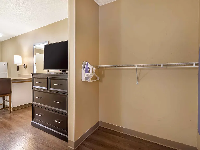 Studio Suite - 1 Queen Bed