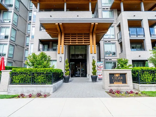 7588 16th St #101, Burnaby, BC V3N 0H8