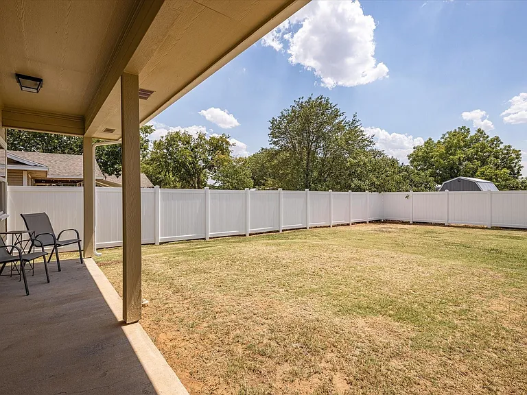 508 Pine Ln — Photo 27