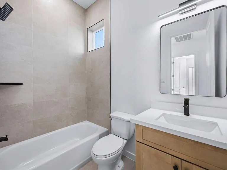 3923 Aledo St #B — Photo 11
