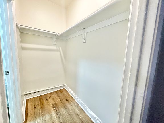 5th image of 518 N Harvard Blvd #403