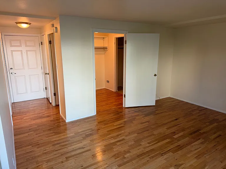 Park Manor — Photo 17