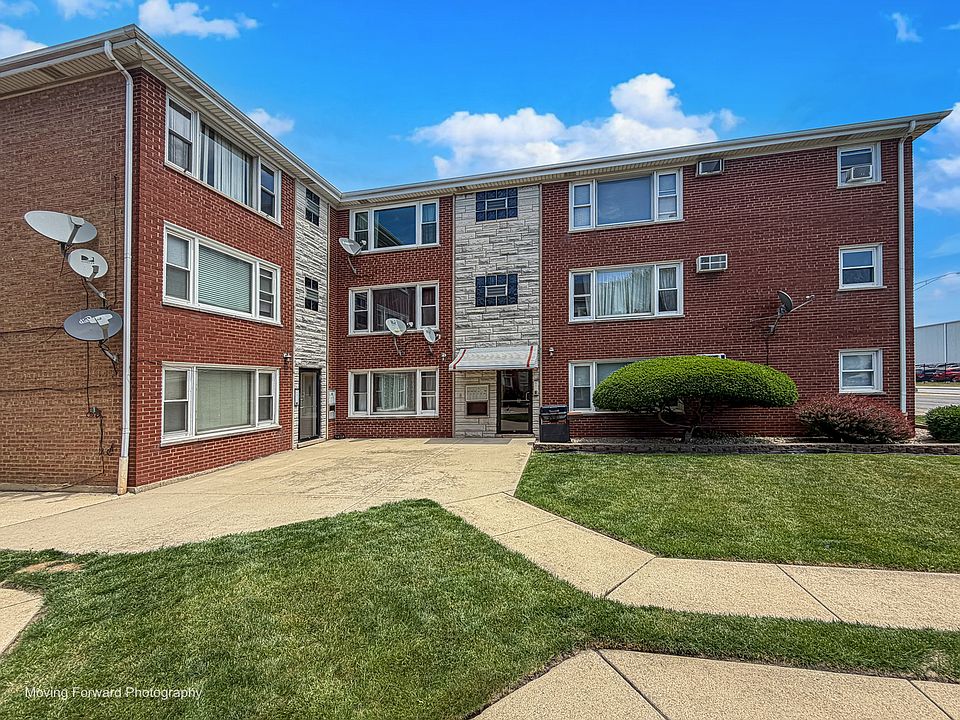 1st image of 6940 W 65th St APT 3B