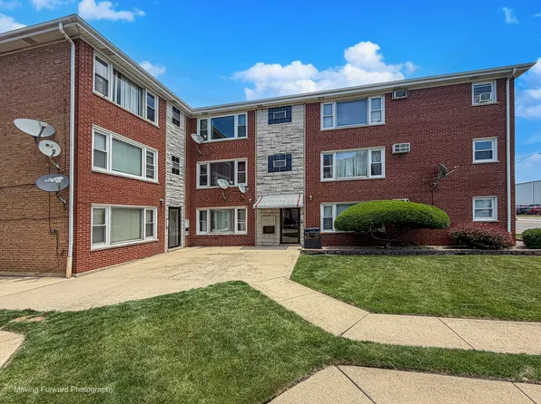 6940 W 65th St APT 3B, Chicago, IL 60638