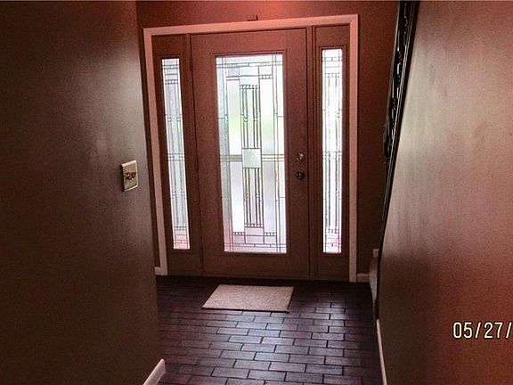 2nd image of 15821 Knollview Dr