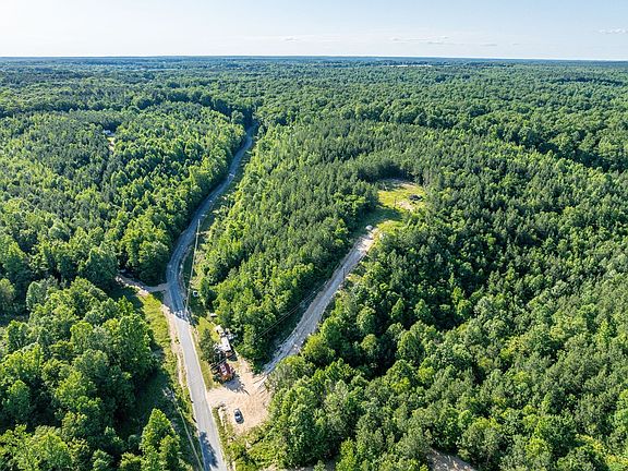 3rd image of 1882 Morris Rd