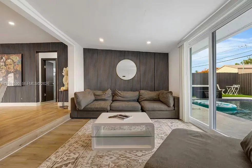 Leslie Homes — Photo 3