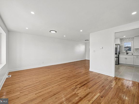 5th image of 5436 Homestead Ave