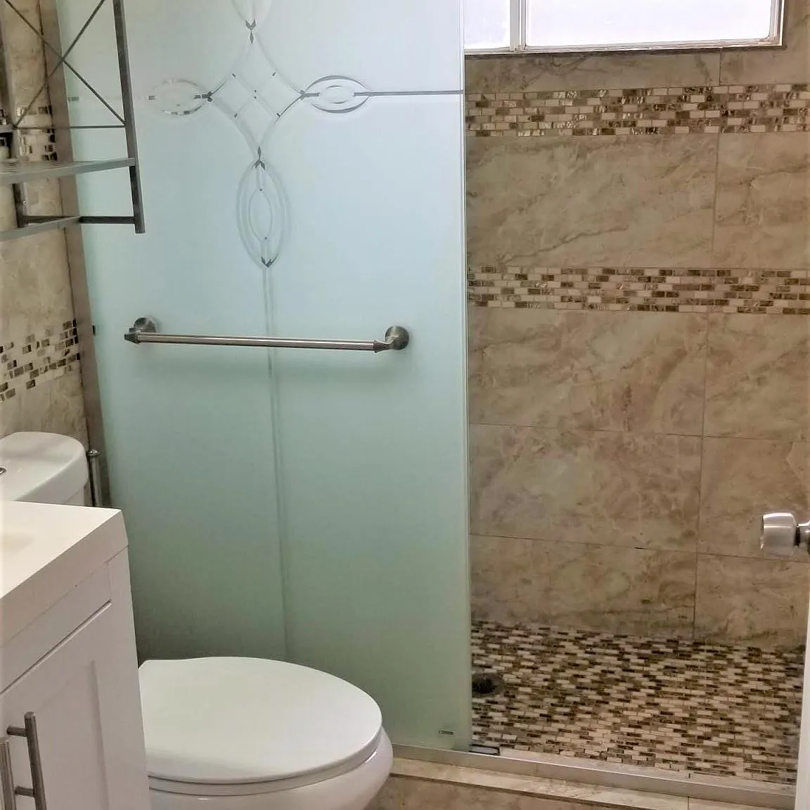3 bed, 1187 sqft, $2,000 — Photo 3