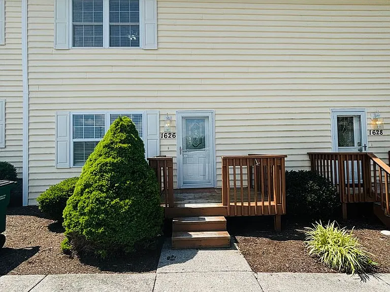 1626 Providence Blvd — Photo 1