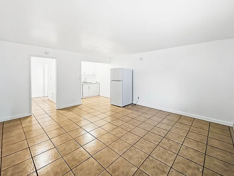 2417 E Campbell Ave #5A — Photo 6