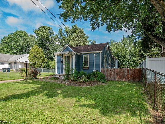 3rd image of 2841 Shelburn Ave