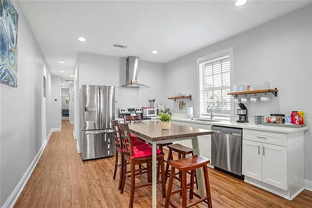 3 bed, 2.0 bath, 2270 sqft, $1,500 — Photo 3