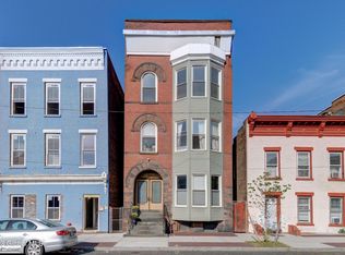 255 3rd St, Troy, NY 12180