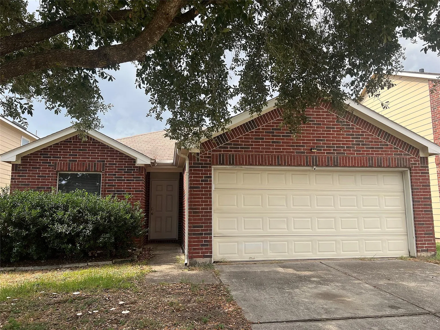 3 bed, 2.0 bath, 1912 sqft, $1,895 — Photo 1