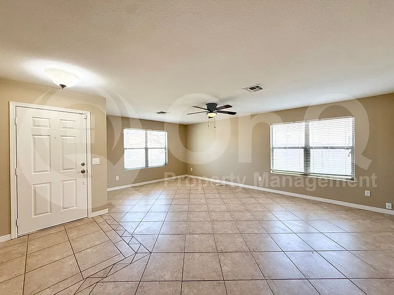 3553 E Trigger Way — Photo 4