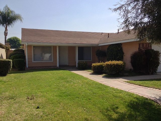 1st image of 1925 S Vine Ave
