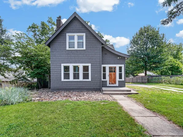 208 N D St, Indianola, IA 50125