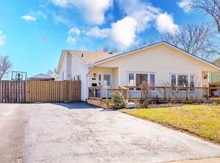 28 Golden Orchard Dr, Hamilton, ON L9C6J5