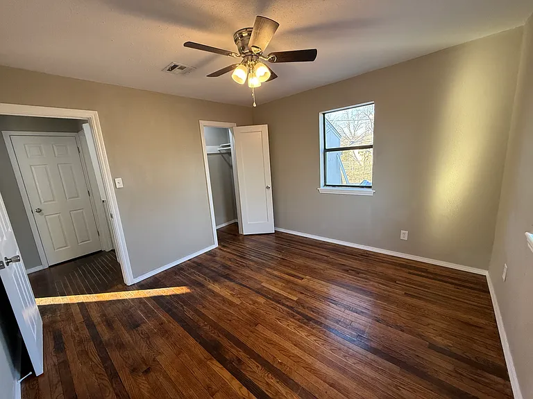 1600 S Aberdeen St — Photo 13
