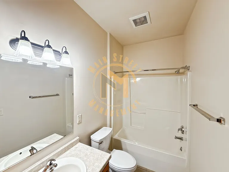 2662 Cormier Rd — Photo 13