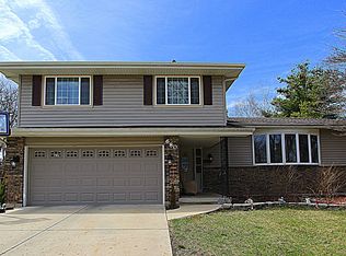 680 Bennett Dr, Elgin, IL 60120