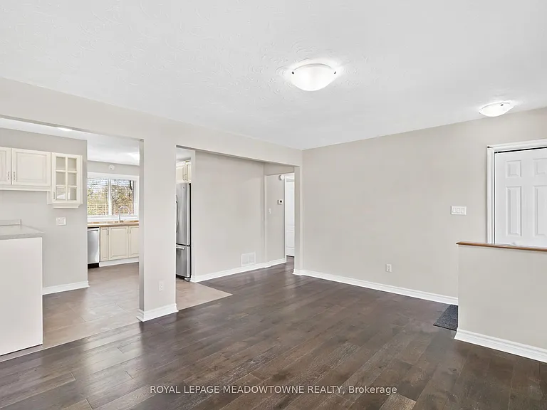 176 Longfield Rd #UPPER — Photo 6