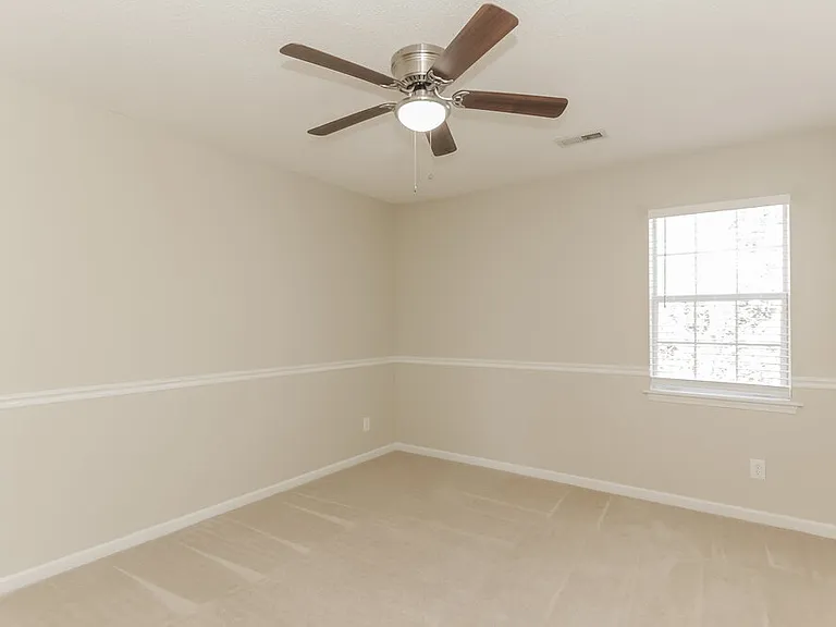 544 Carlisle Dr — Photo 13
