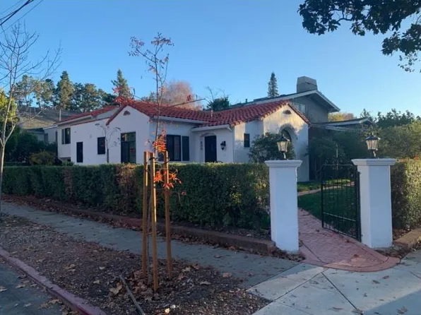 890 Forest Ave, Palo Alto, CA 94301