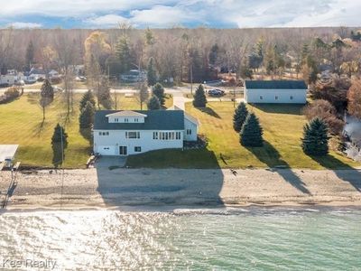 6508 Lakeshore Rd, Fort Gratiot, MI, 48059