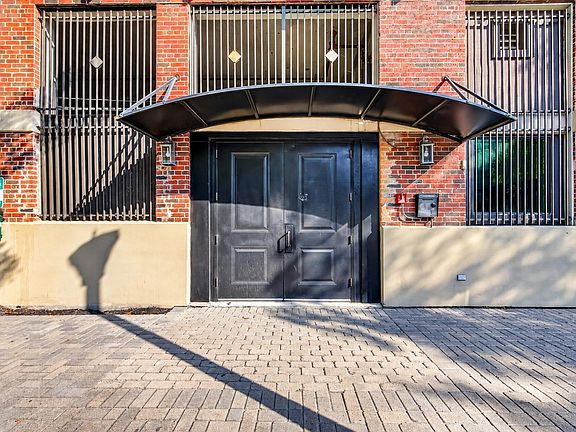5th image of 2205 McKinney St APT 306