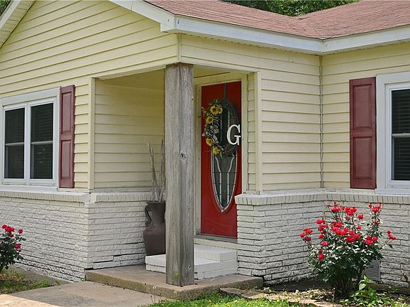3rd image of 573 W Bontemps St