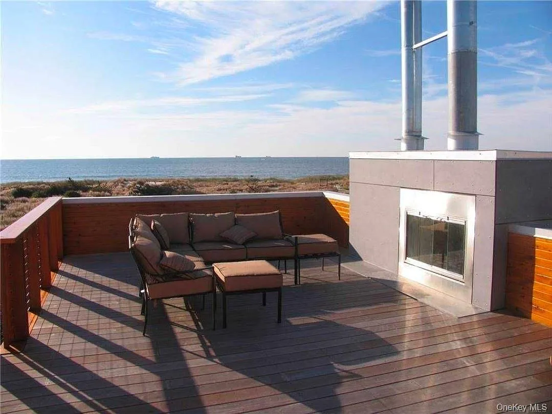 5 bed, 3.0 bath, 2765 sqft, $50,000 — Photo 3