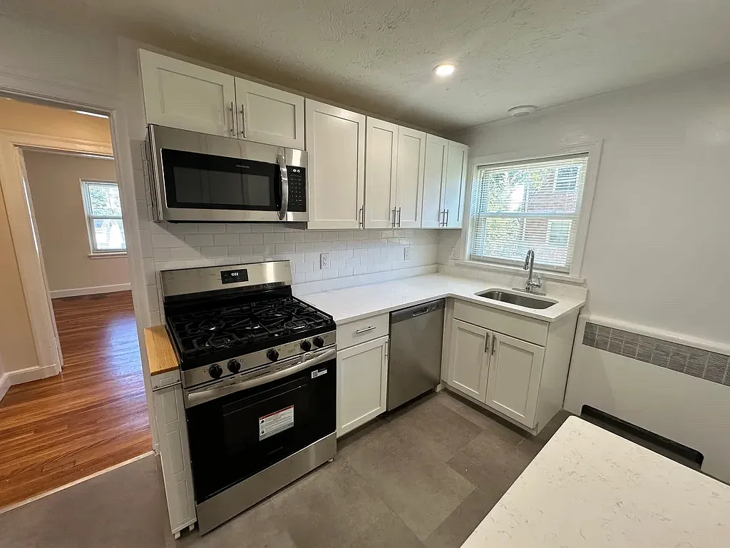 2 bed, 750 sqft, $2,650 — Photo 1