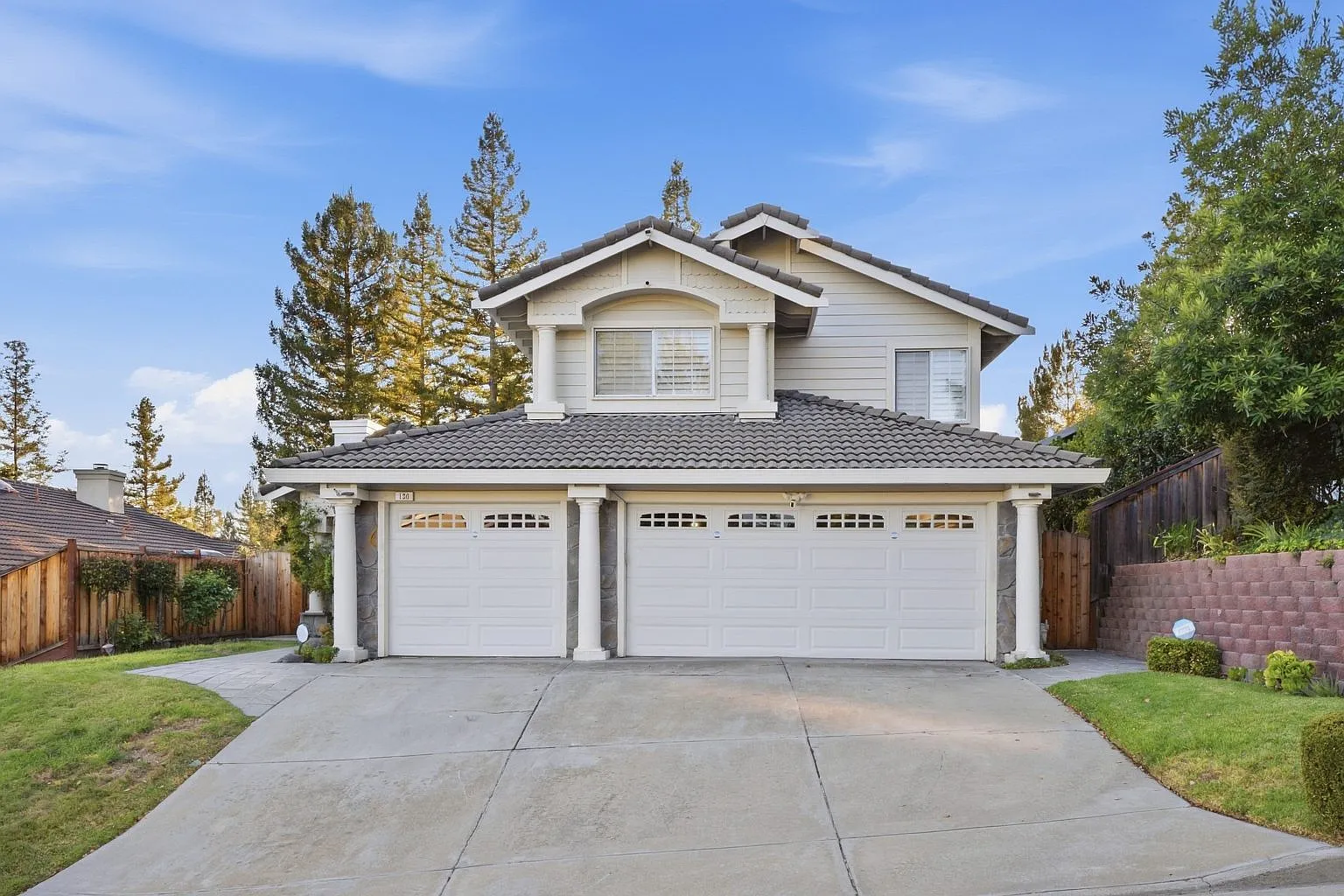 4 bed, 3237 sqft, $6,099 — Photo 1