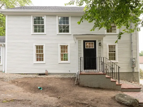 11 Wainwright St, Ipswich, MA 01938