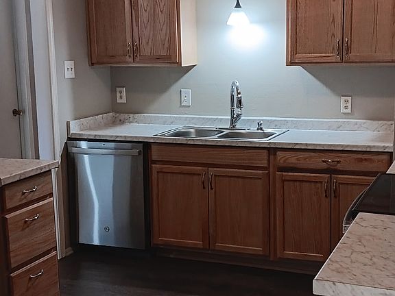 5th image of 1127 Flat Rock Cir